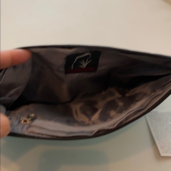 Torrain Vegan Recycled Clutch Feed Bag - Picture 6 of 8